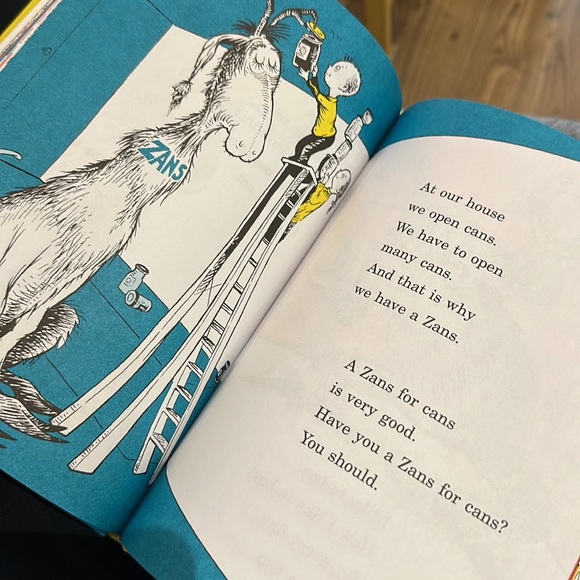 Book: Dr Seuss One Fish Two Fish Red Fish Blue Fish - Picture 4 of 5